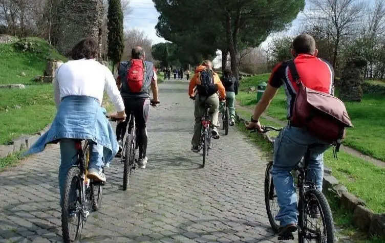 Appia Antica, i migliori bike tour per scoprire Roma - Roma in bici