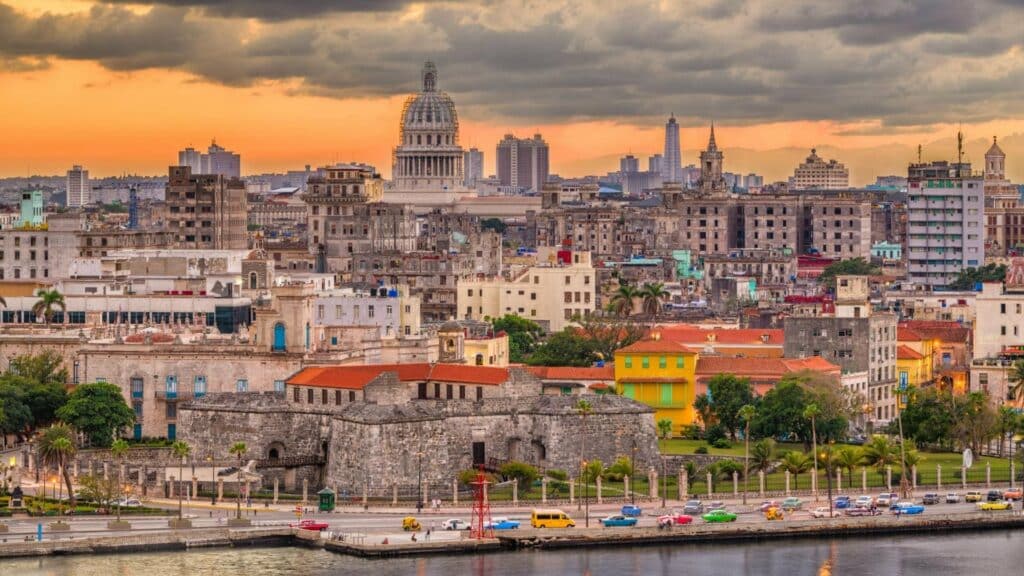 Cuba_l_Avana_paesaggi_tramonto_capitale