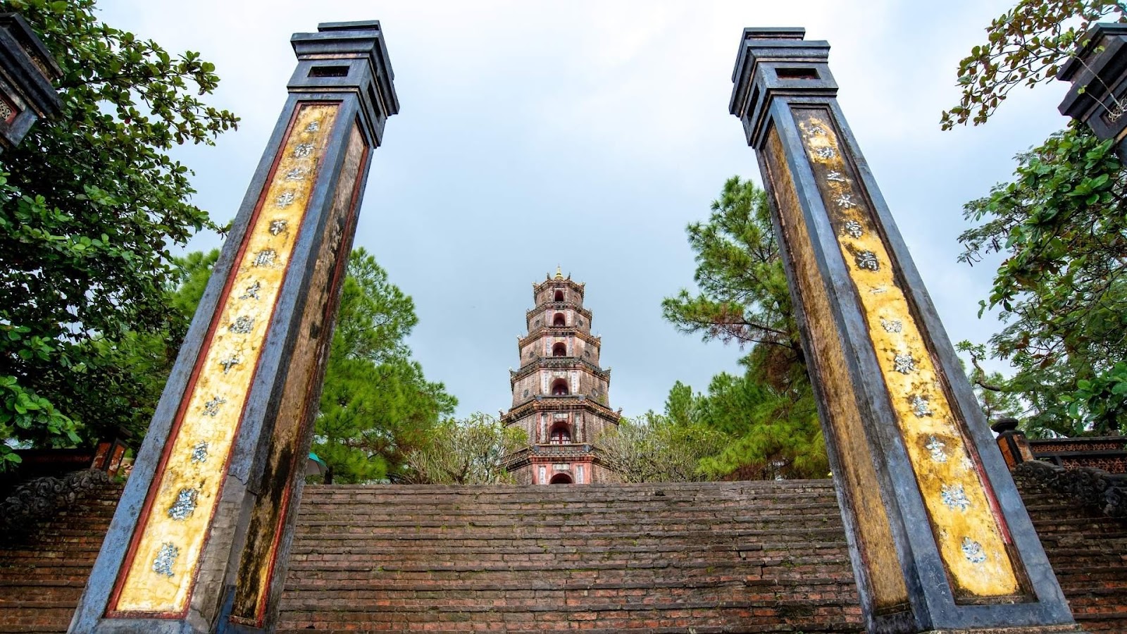 Huế la città che ospita il Fiume dei Profumi