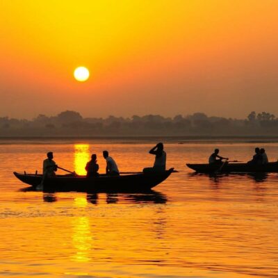 India Varanasi barche