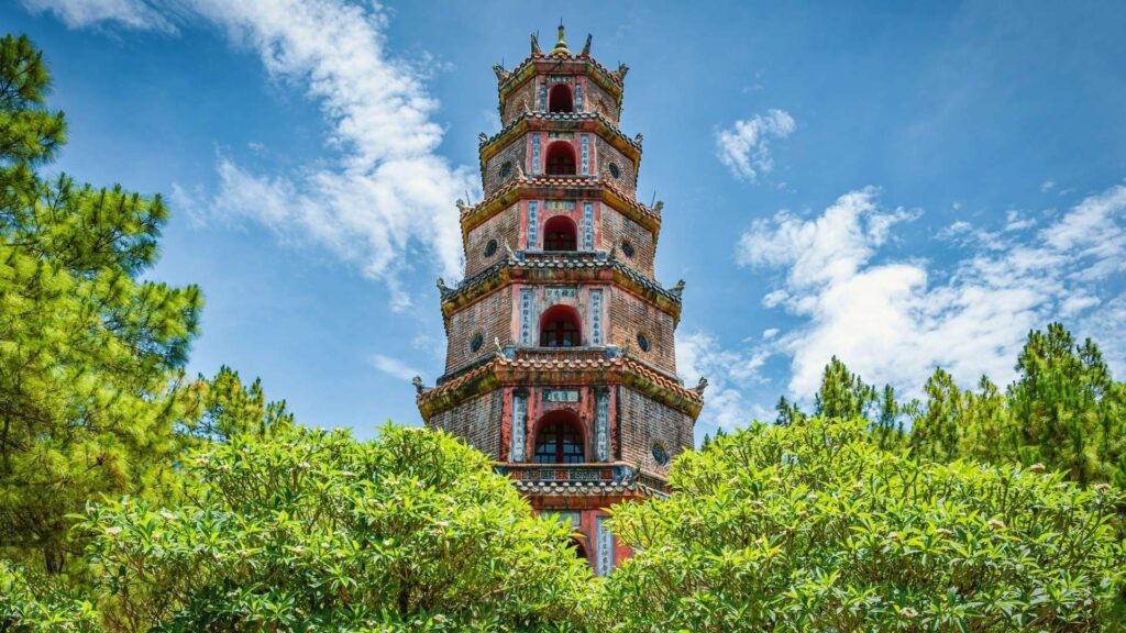 Vietnam_pagoda di Thien Mu