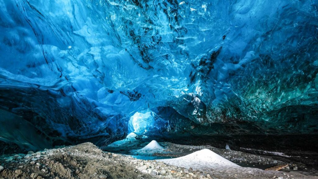Islanda_Ice cave_caverna_di_ghiaccio